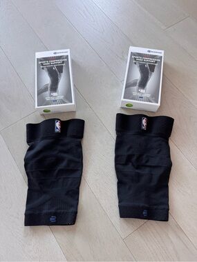 Bauerfeind Sports Compression Knee Support (Quantity = 2, Size = Large)